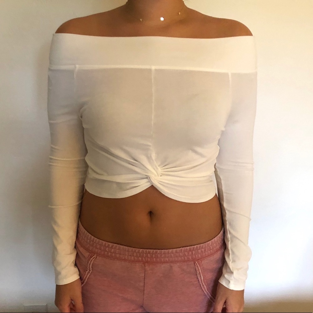 White long sleeved crop top
